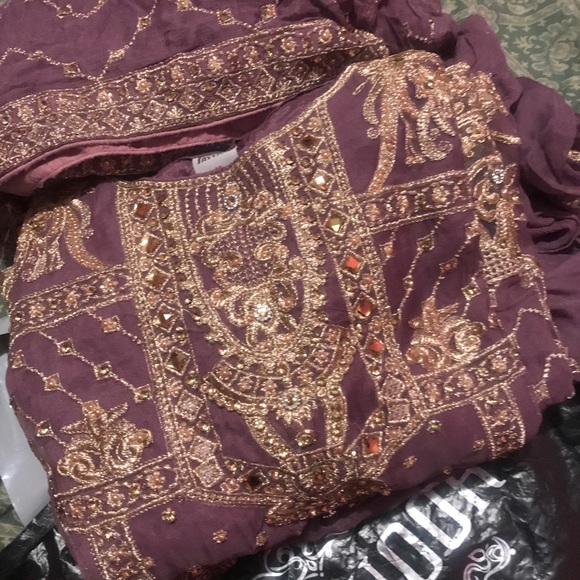 -worn once to my cousins wedding as seen in the photo -clearing out closet - Picture 3 of 6